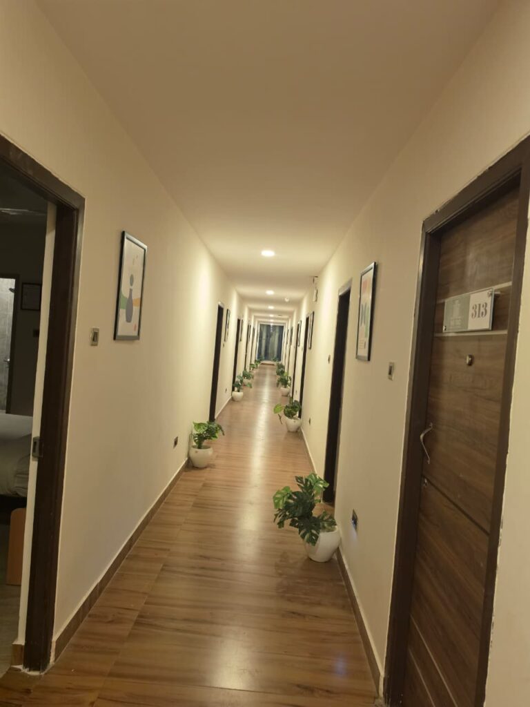 OH2 Hotel Karmanghat – Hallway