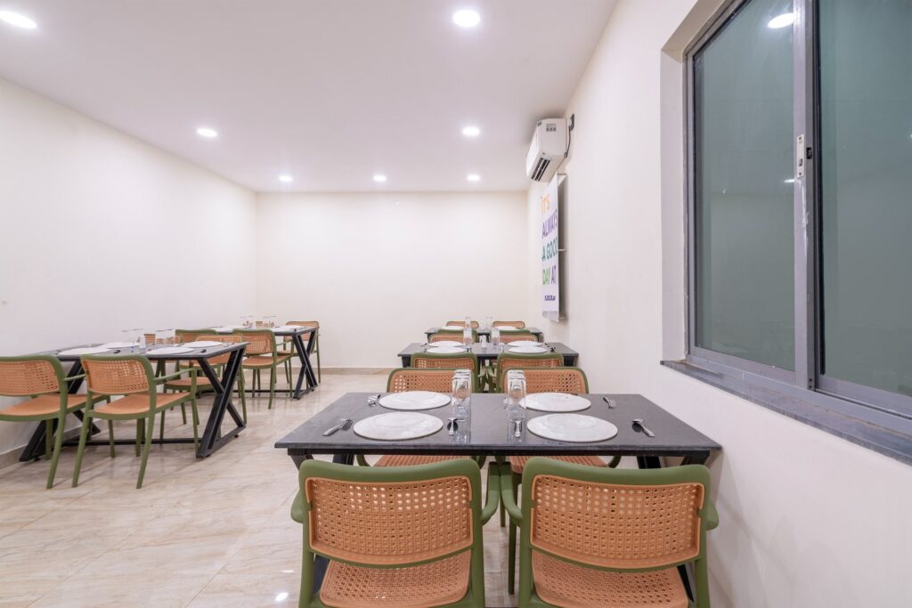 OH2 Hotel Karmanghat – Restaurant